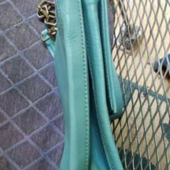 Authentic Bally purse with built in mirror - Picture 4 of 7